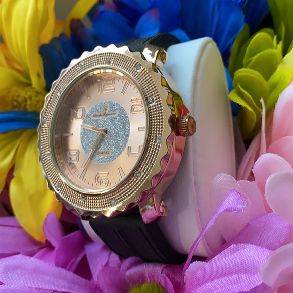 NEW*MEN black silicon gold two tone big face watch - Picture 3 of 6